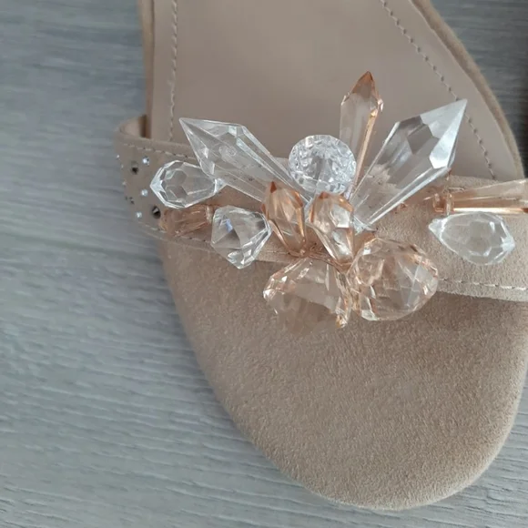 Sandals - Picture 2 of 4